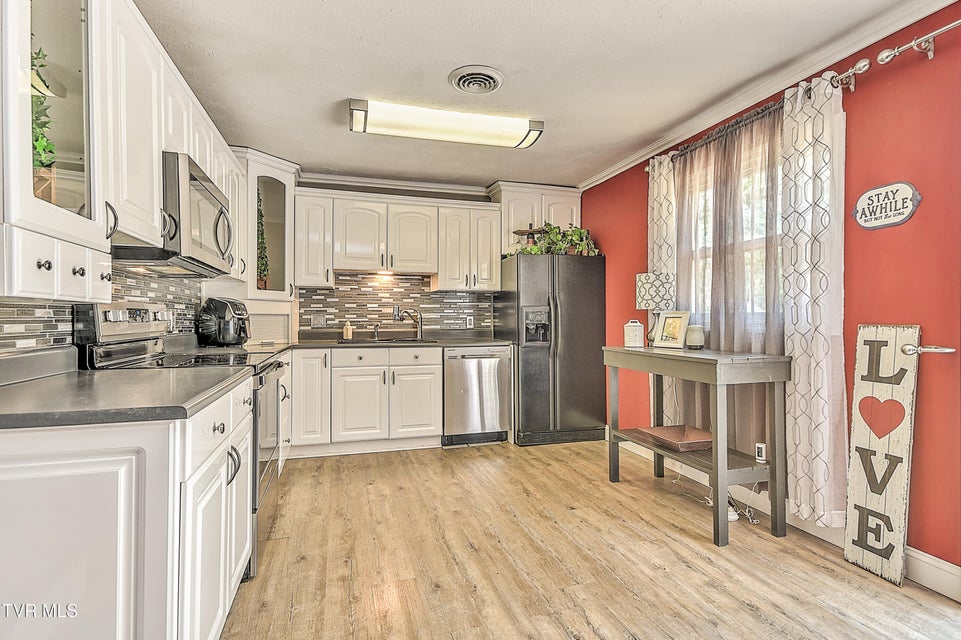 Photo #11: 111 Wayfair Drive