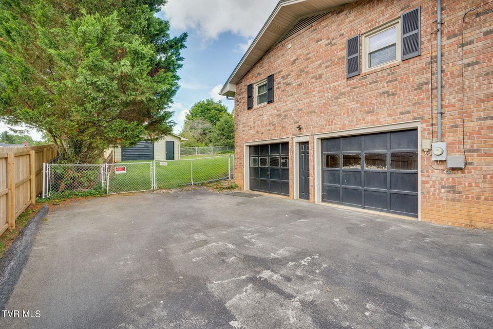 Photo #34: 4120 Lindenwood Drive