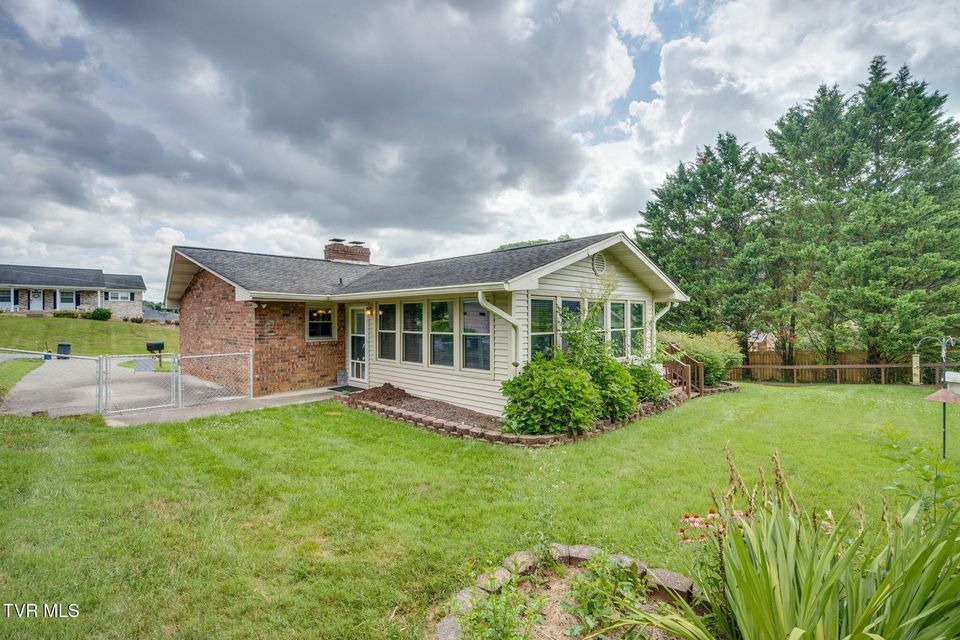 Photo #38: 4120 Lindenwood Drive