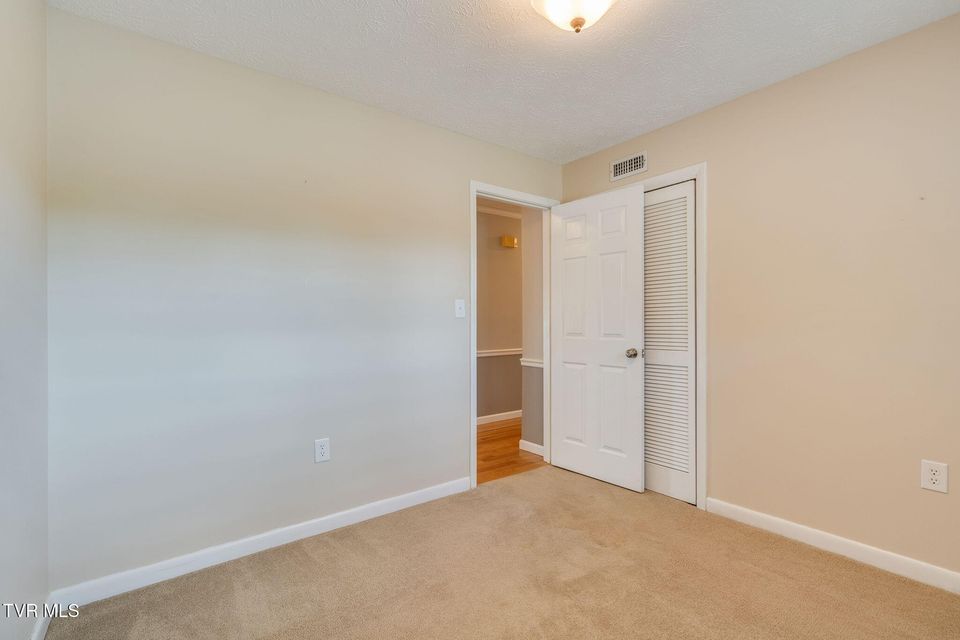 Photo #27: 4120 Lindenwood Drive