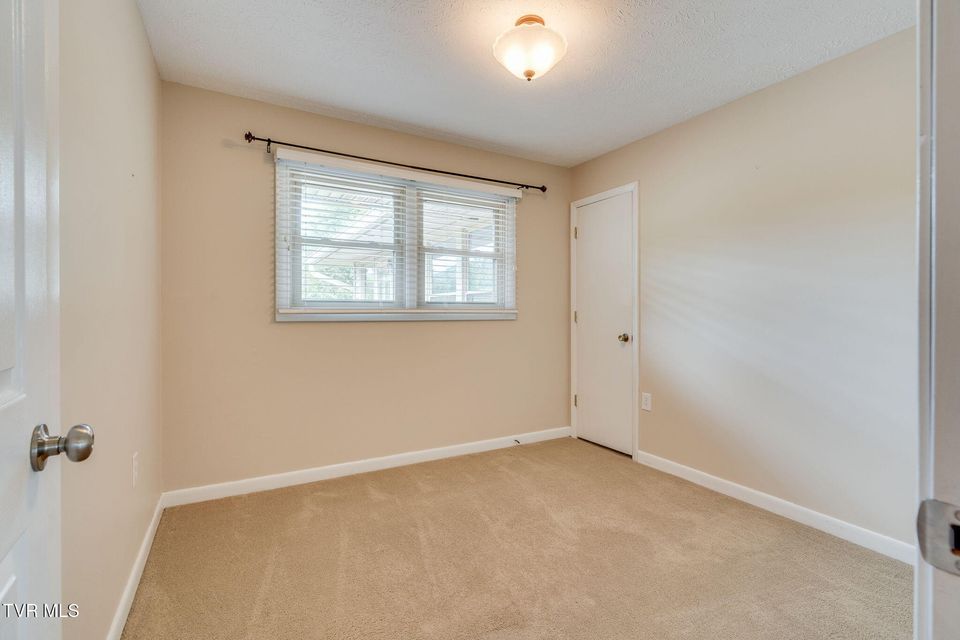 Photo #26: 4120 Lindenwood Drive