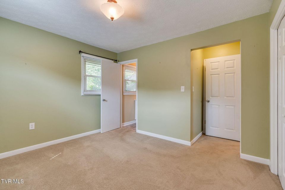 Photo #16: 4120 Lindenwood Drive
