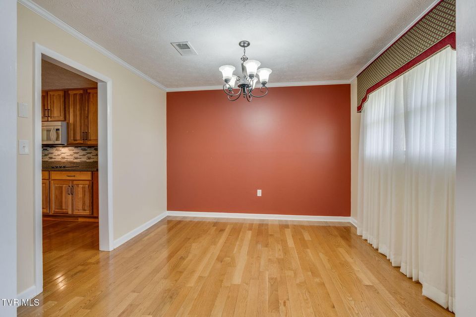 Photo #5: 4120 Lindenwood Drive