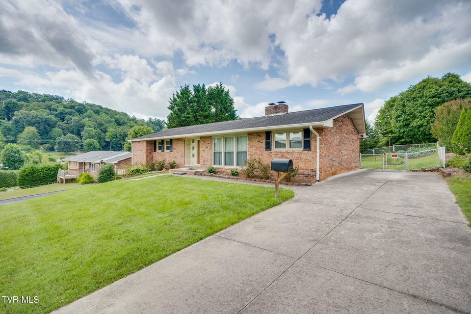 Photo #32: 4120 Lindenwood Drive