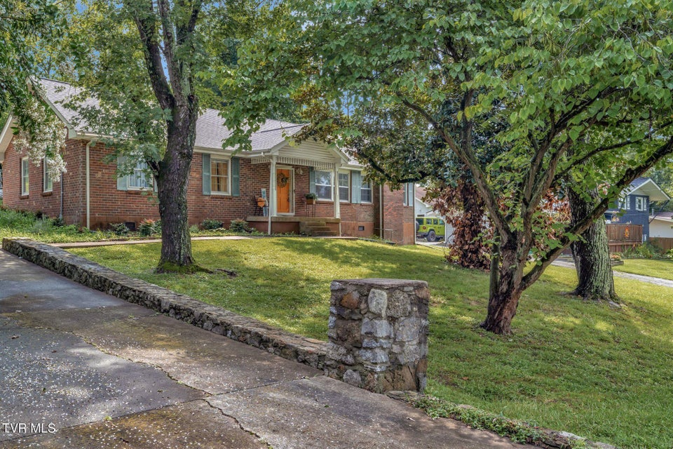 Photo #6: 157 Robinhood Circle