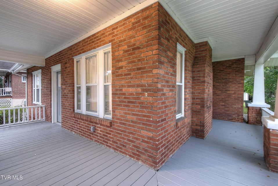 Photo #10: 405 Watauga Avenue Avenue