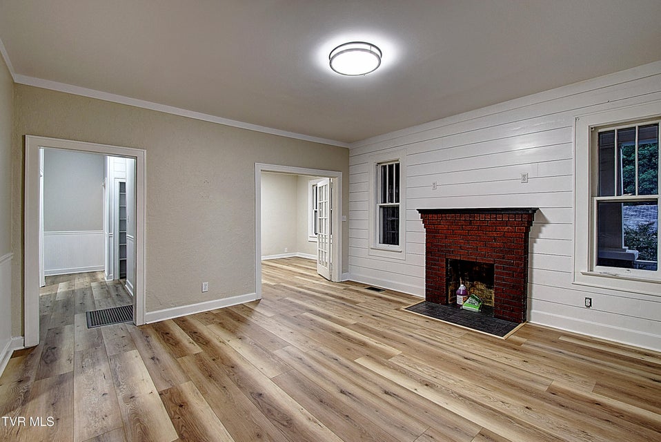 Photo #12: 405 Watauga Avenue Avenue