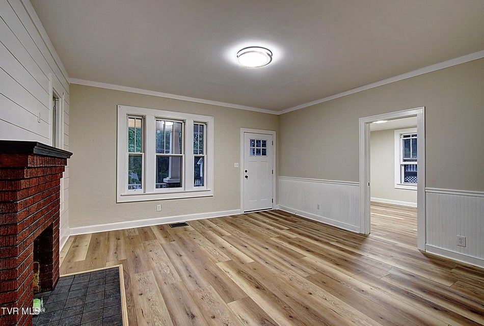 Photo #13: 405 Watauga Avenue Avenue