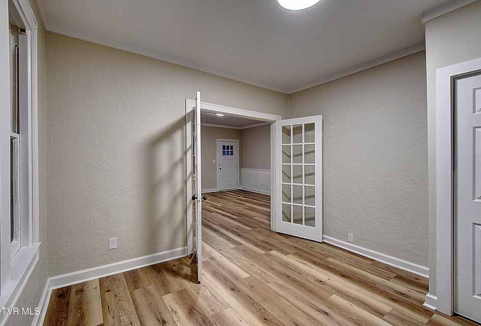 Photo #16: 405 Watauga Avenue Avenue