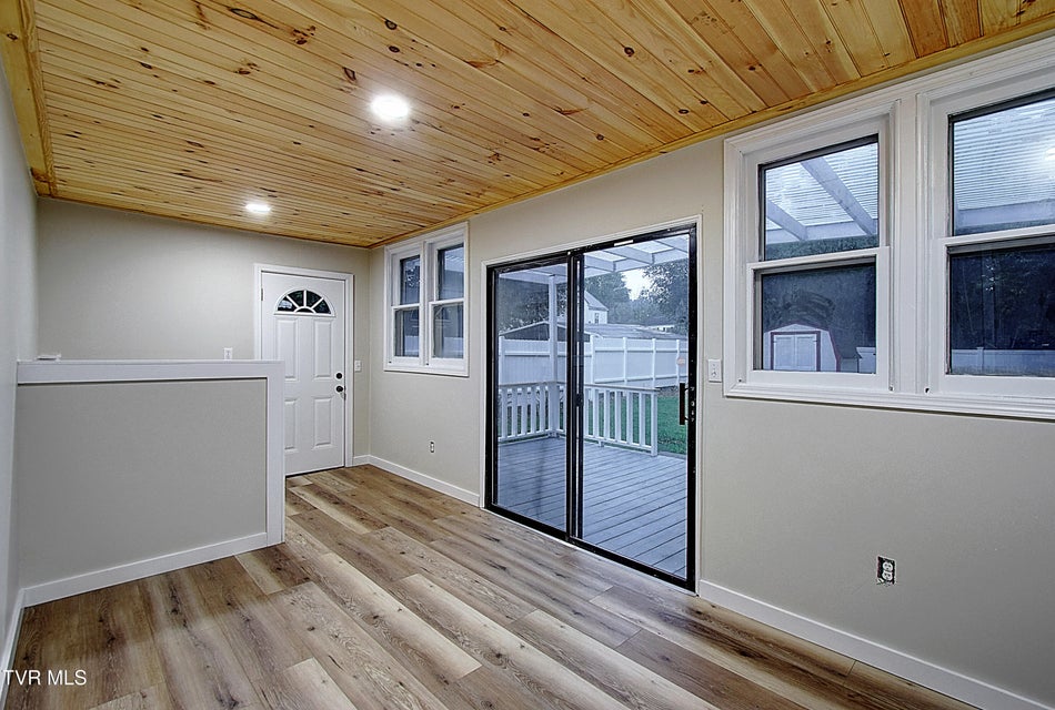 Photo #23: 405 Watauga Avenue Avenue