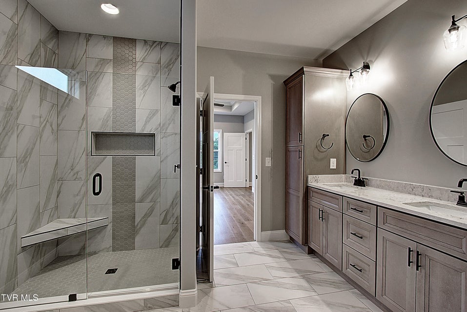 Photo #11: 126 Dry Kiln Court