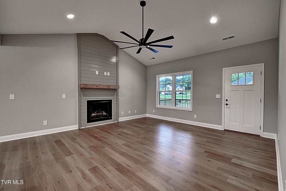 Photo #6: 138 Dry Kiln Court