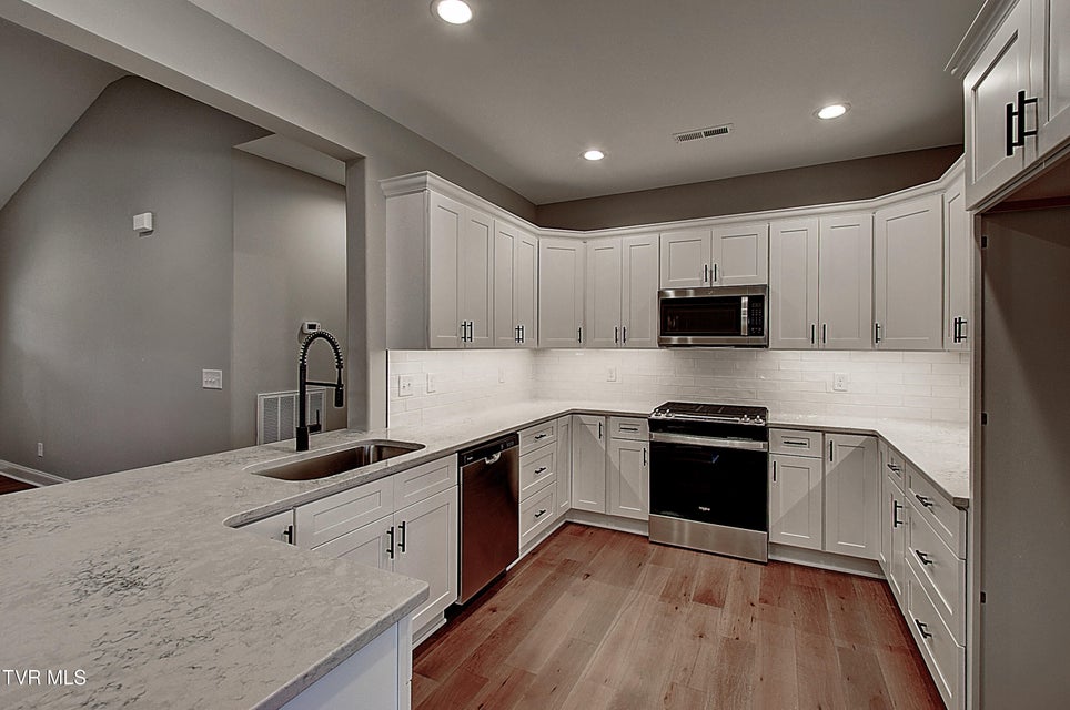 Photo #9: 138 Dry Kiln Court