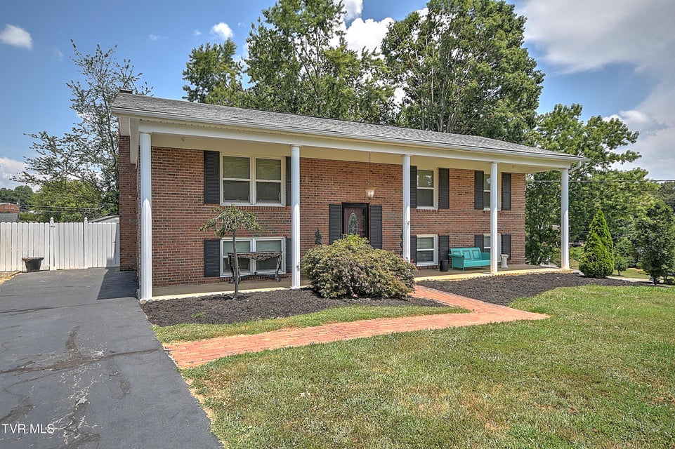 Photo #2: 111 Wayfair Drive