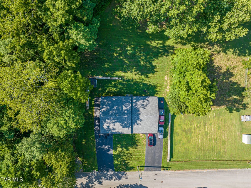 Photo #36: 149 Leonard Street