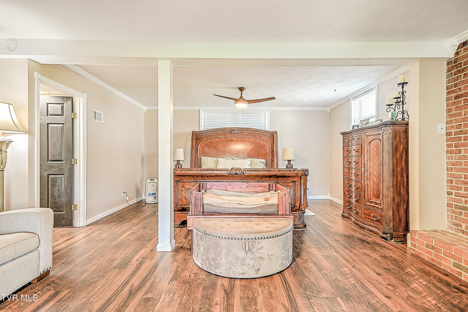 Photo #37: 111 Wayfair Drive