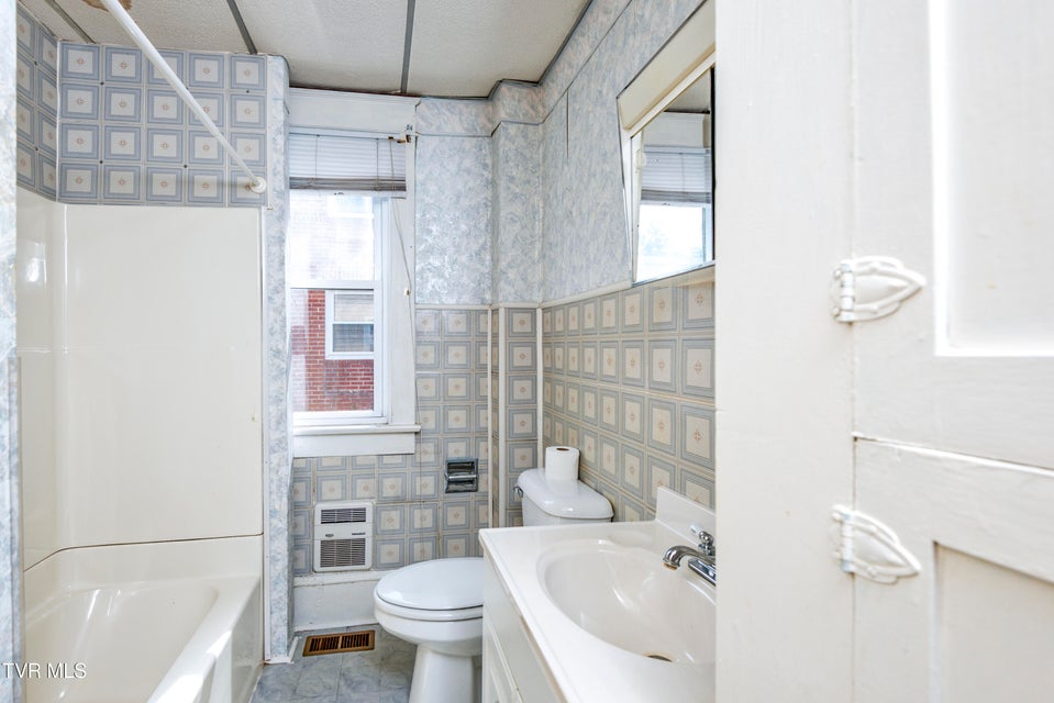 Photo #10: 1443 Windsor Avenue