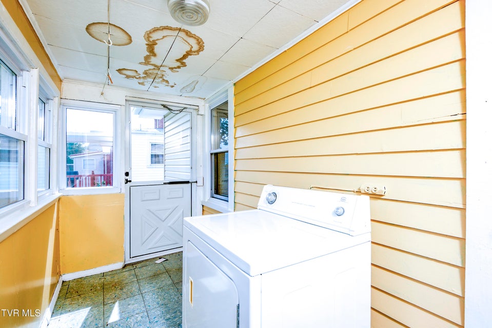 Photo #18: 1443 Windsor Avenue