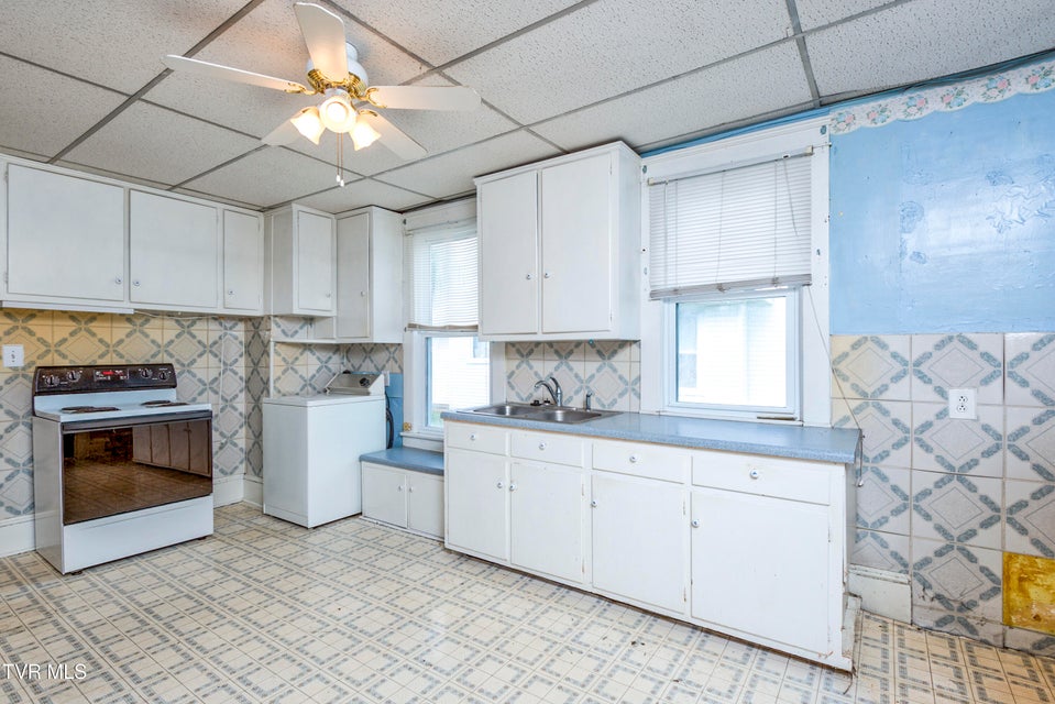 Photo #16: 1443 Windsor Avenue