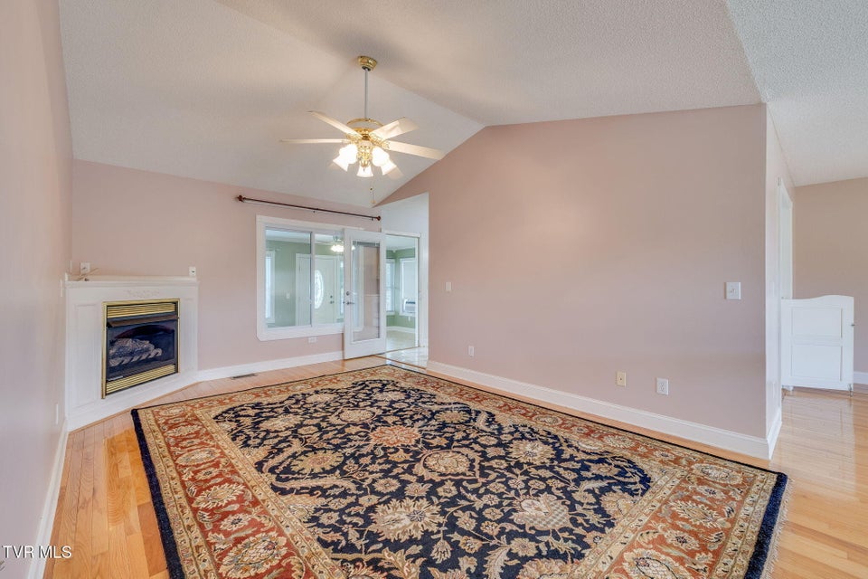 Photo #4: 206 Persimmon Lane