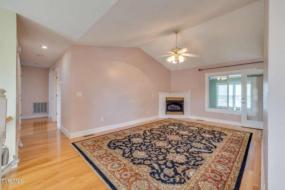 Photo #5: 206 Persimmon Lane