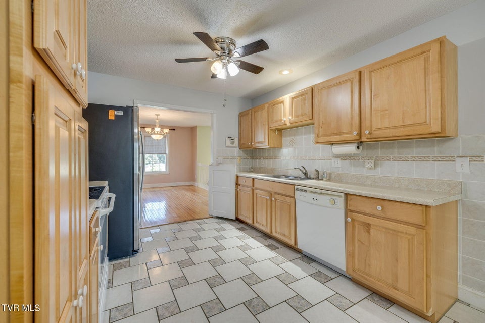 Photo #8: 206 Persimmon Lane