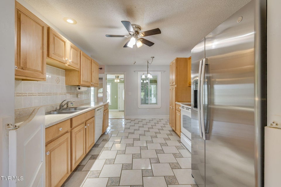 Photo #9: 206 Persimmon Lane