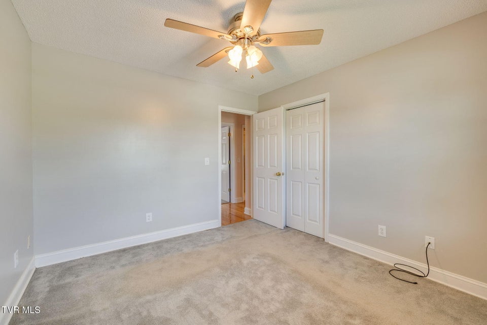 Photo #18: 206 Persimmon Lane