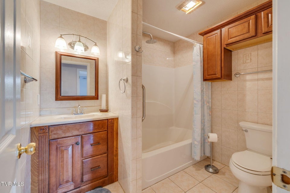 Photo #19: 206 Persimmon Lane