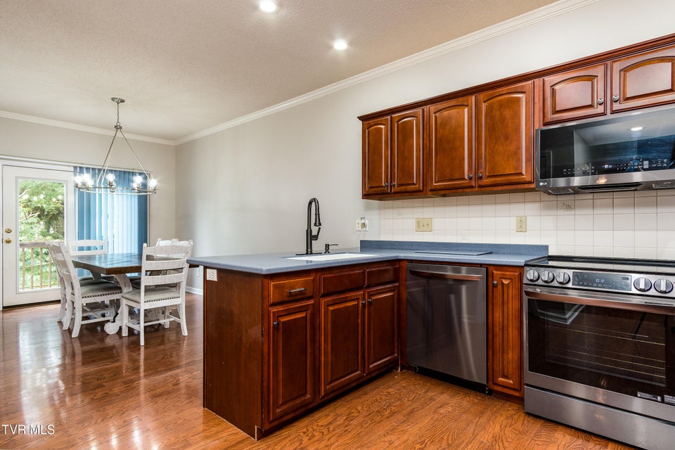 Photo #6: 11 Cherokee Ridge Court