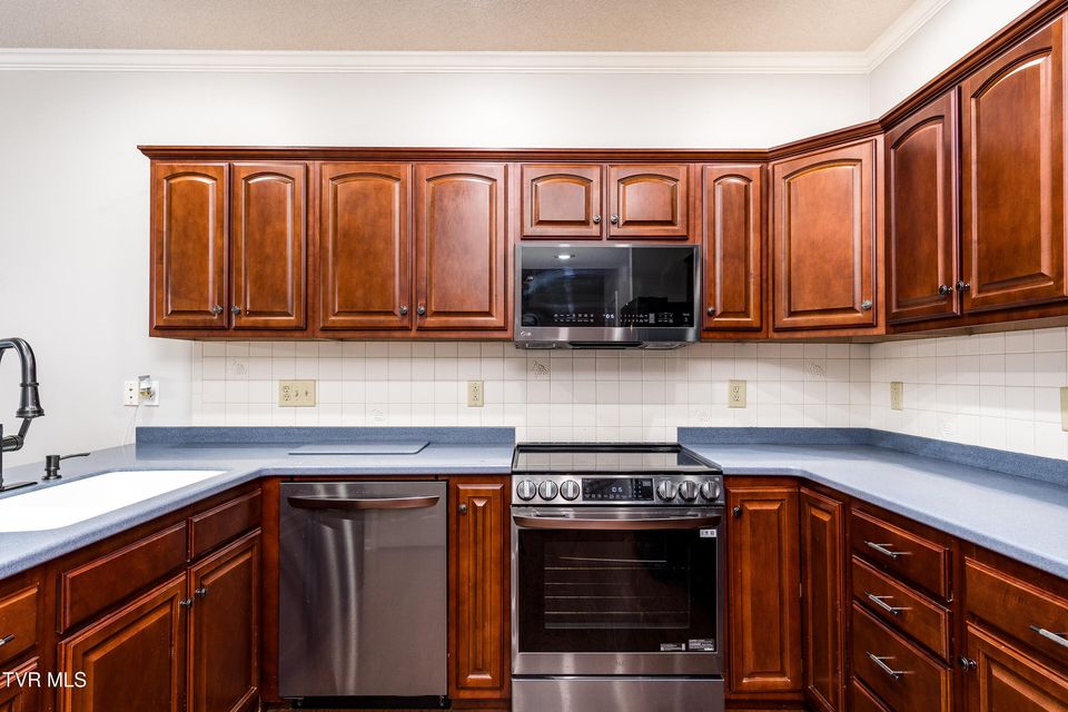 Photo #9: 11 Cherokee Ridge Court