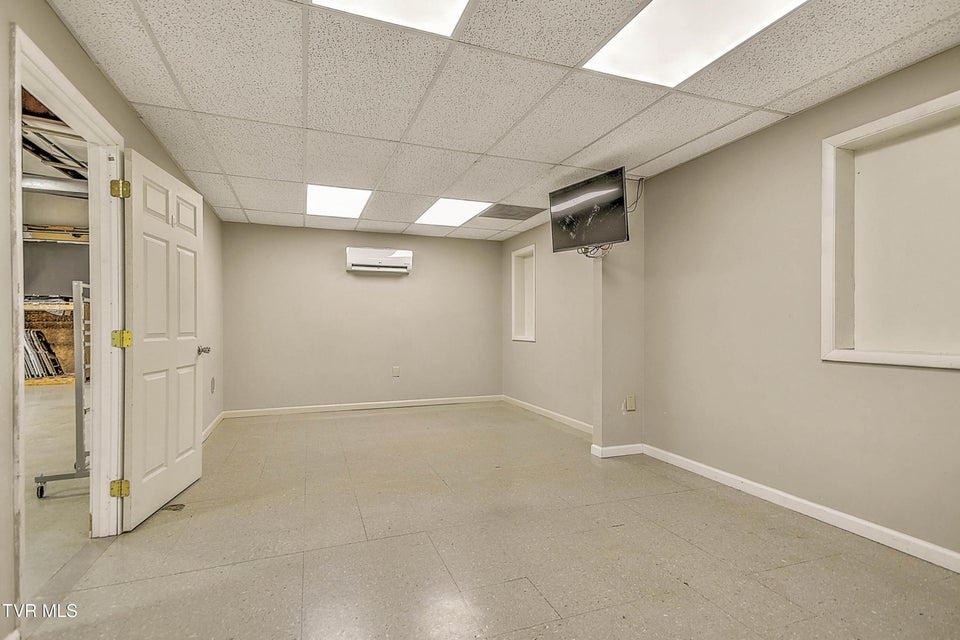 Photo #53: 1034 Wilcox Court
