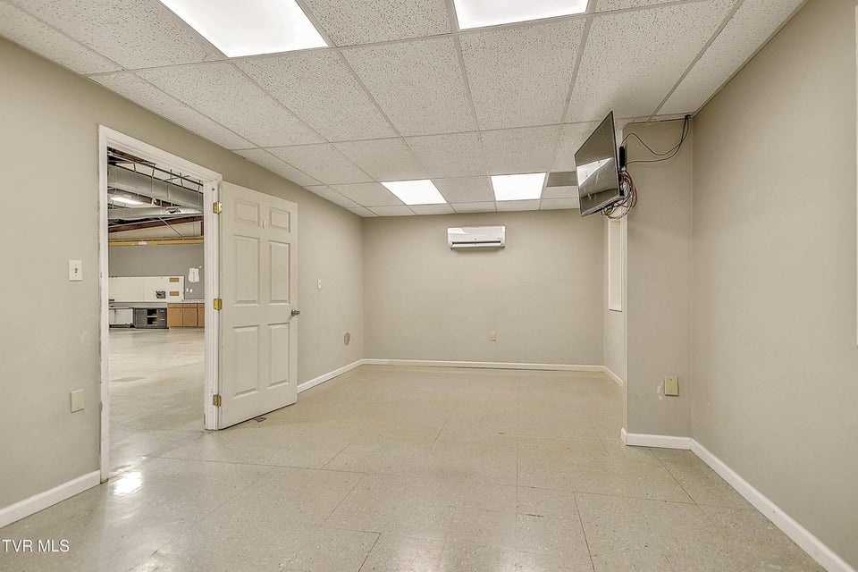 Photo #54: 1034 Wilcox Court