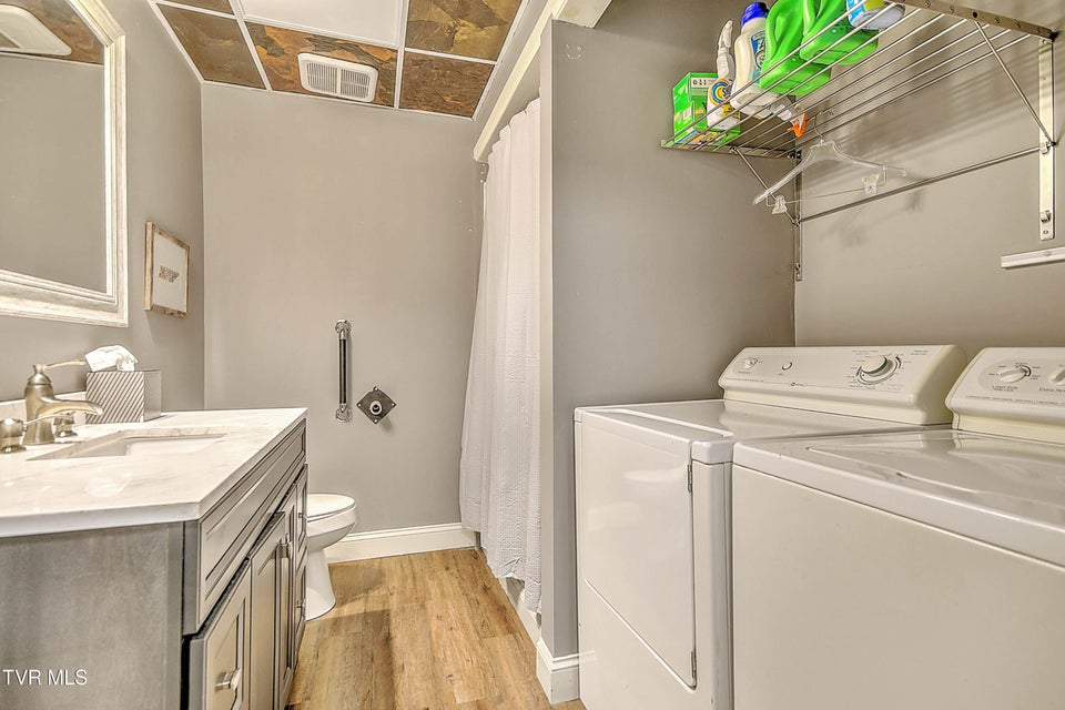 Photo #66: 1034 Wilcox Court