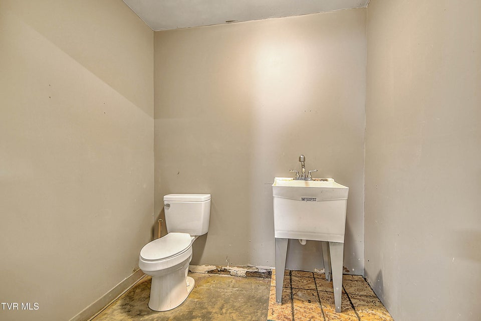 Photo #82: 1034 Wilcox Court