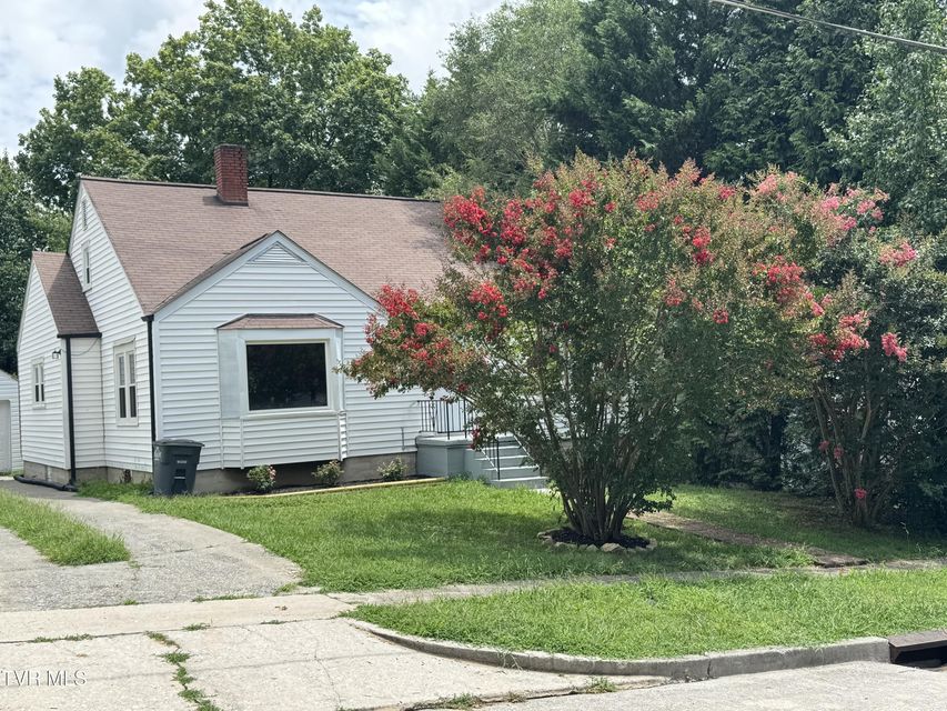 Photo #2: 521 Elmwood Avenue
