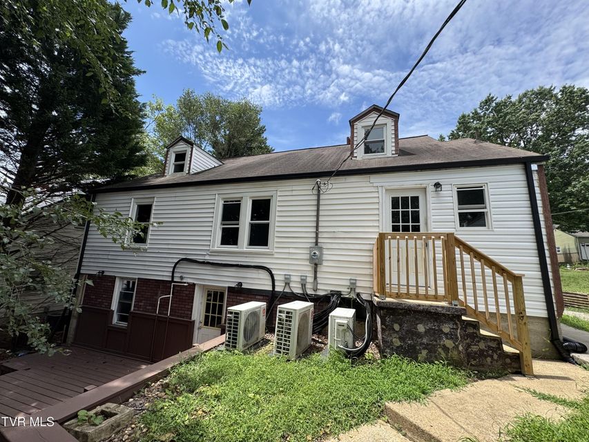 Photo #3: 521 Elmwood Avenue