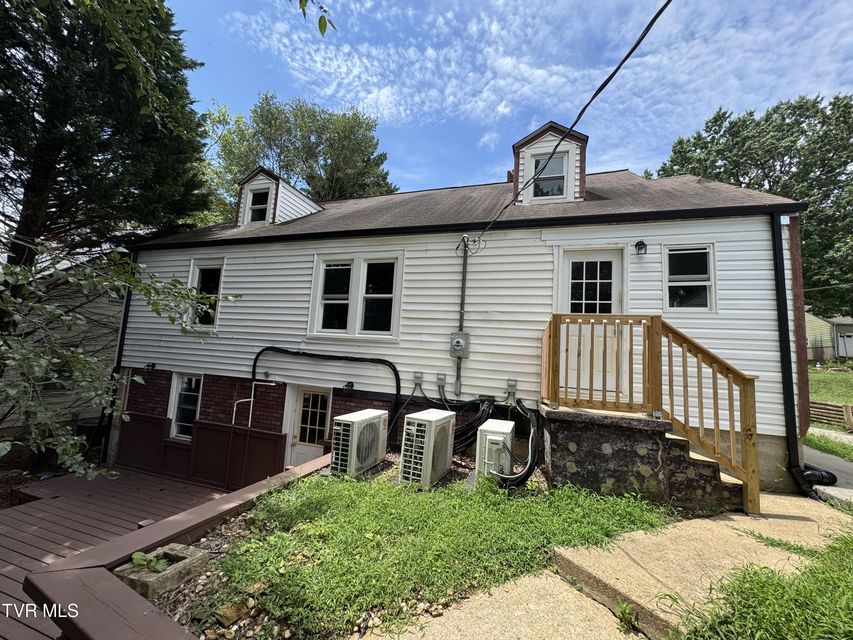 Photo #25: 521 Elmwood Avenue