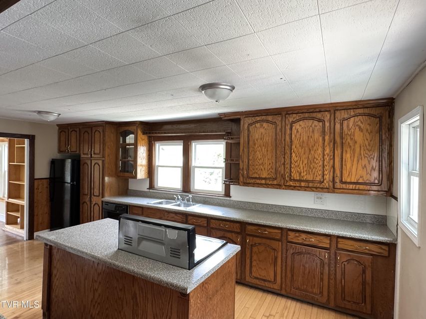 Photo #9: 521 Elmwood Avenue