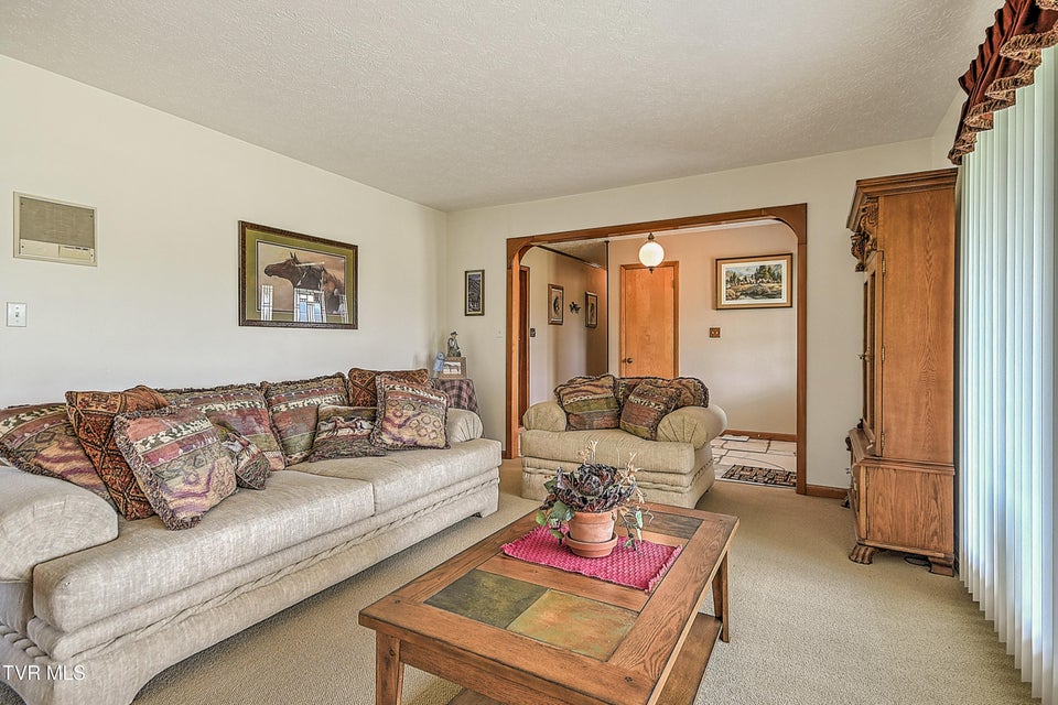 Photo #8: 304 Quillen Terrace Circle