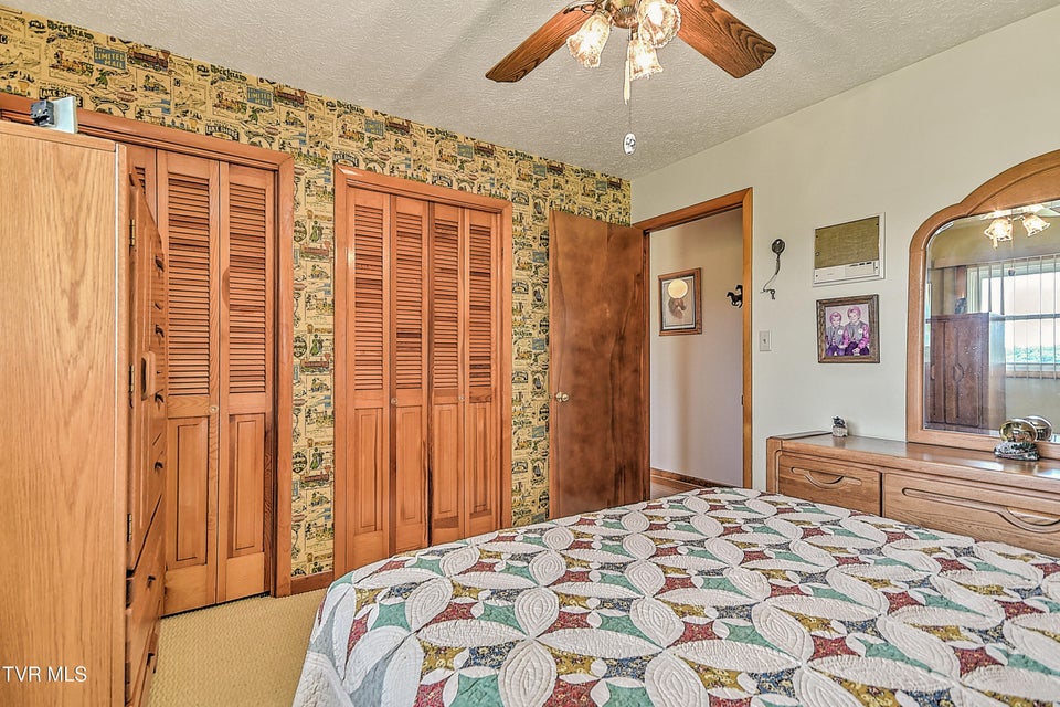 Photo #24: 304 Quillen Terrace Circle