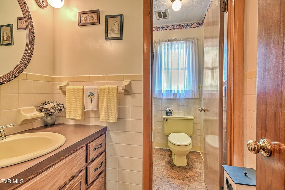 Photo #25: 304 Quillen Terrace Circle