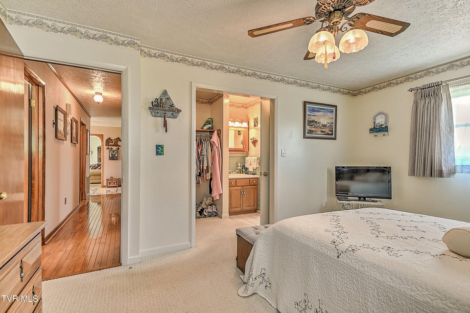 Photo #29: 304 Quillen Terrace Circle