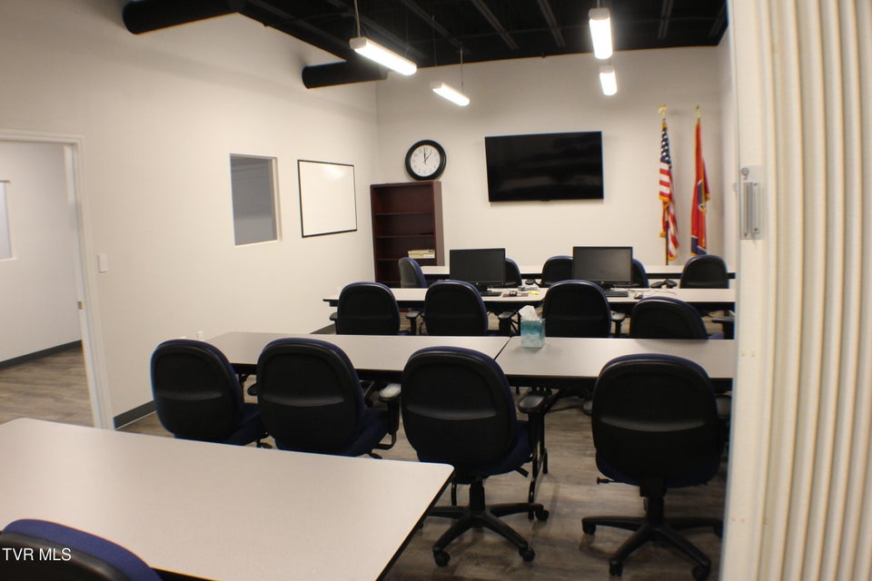 Photo #4: 217 New Street