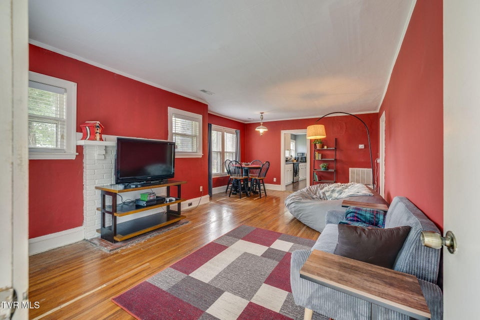 Photo #5: 302 Ferguson Avenue
