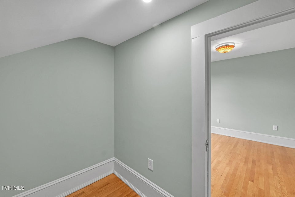 Photo #31: 263 Oak Hill Street