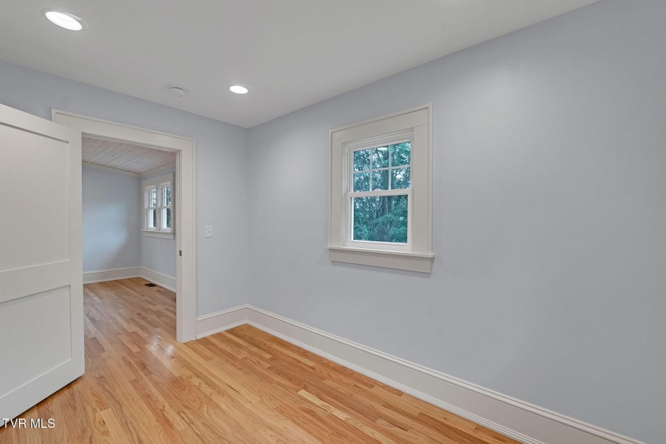 Photo #44: 263 Oak Hill Street