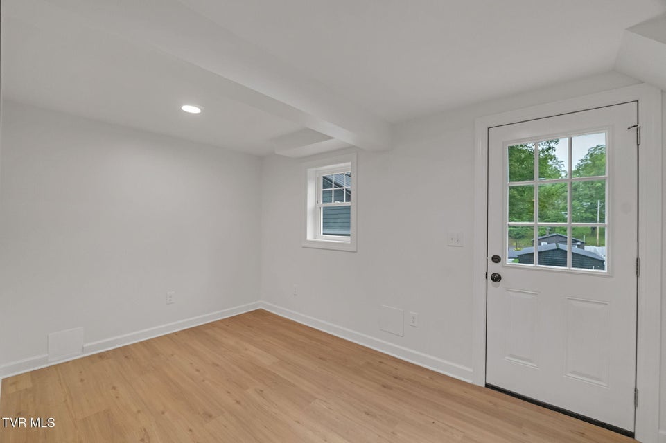 Photo #48: 263 Oak Hill Street