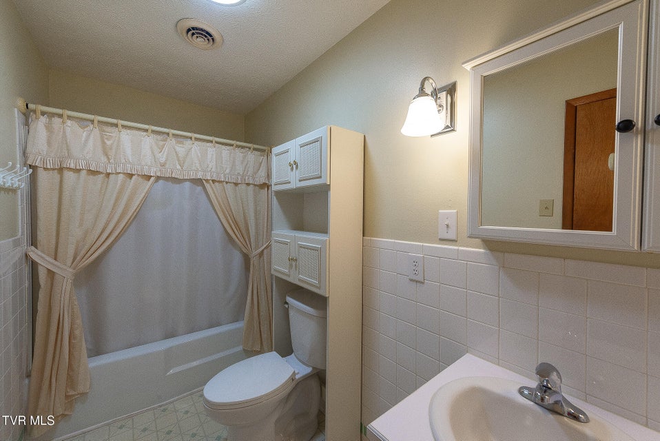 Photo #28: 126 Stephen Drive