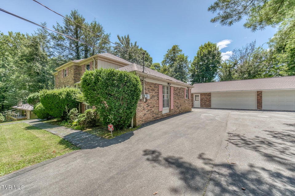 Photo #37: 1821 Woodhaven Drive